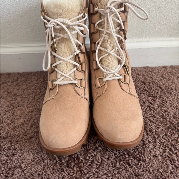 Sorel Phoenix Short Lace Lux Blush Boots Style Sheepskin Size 10 - Picture 3 of 10